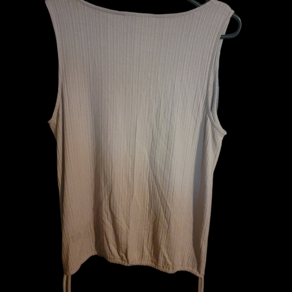 Michael kors cream sleeveless blouse size medium - Picture 2 of 5